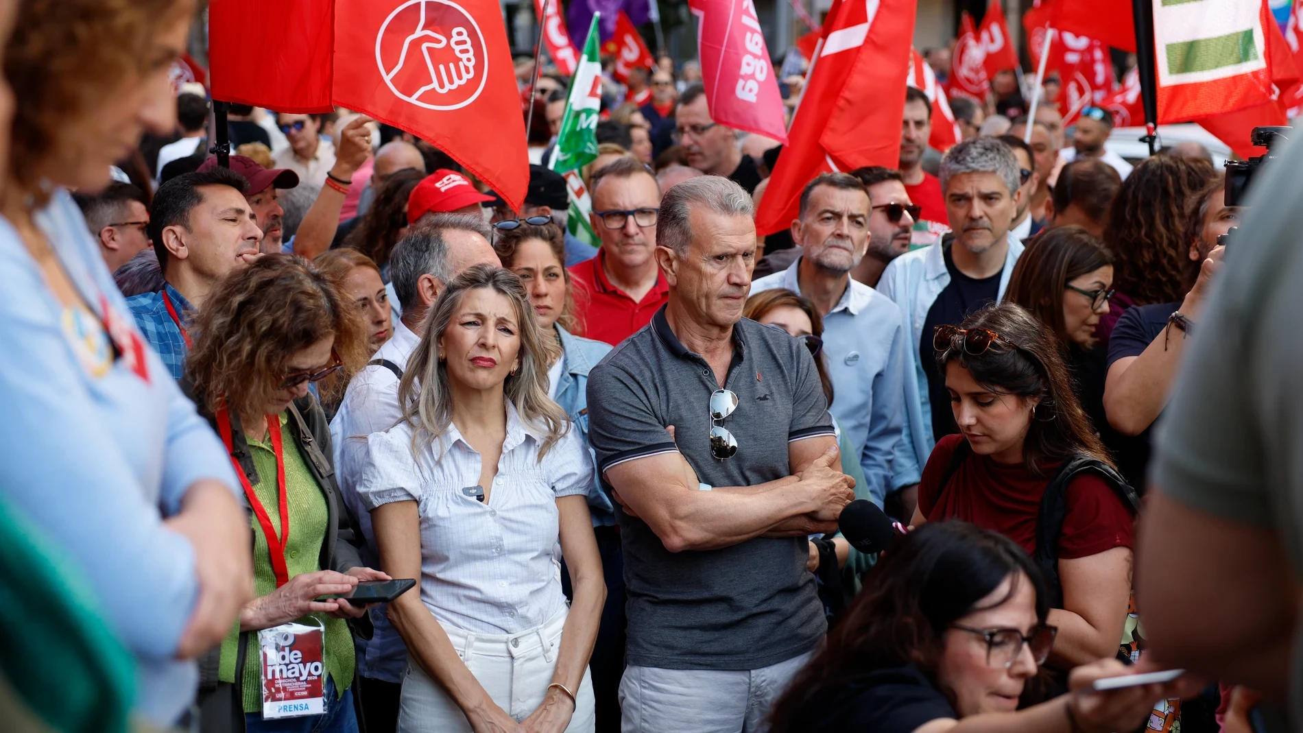 Yolanda Díaz marca estilo en la manifestación del 1 de mayo en Málaga: su look blanco más reconocible y coherente