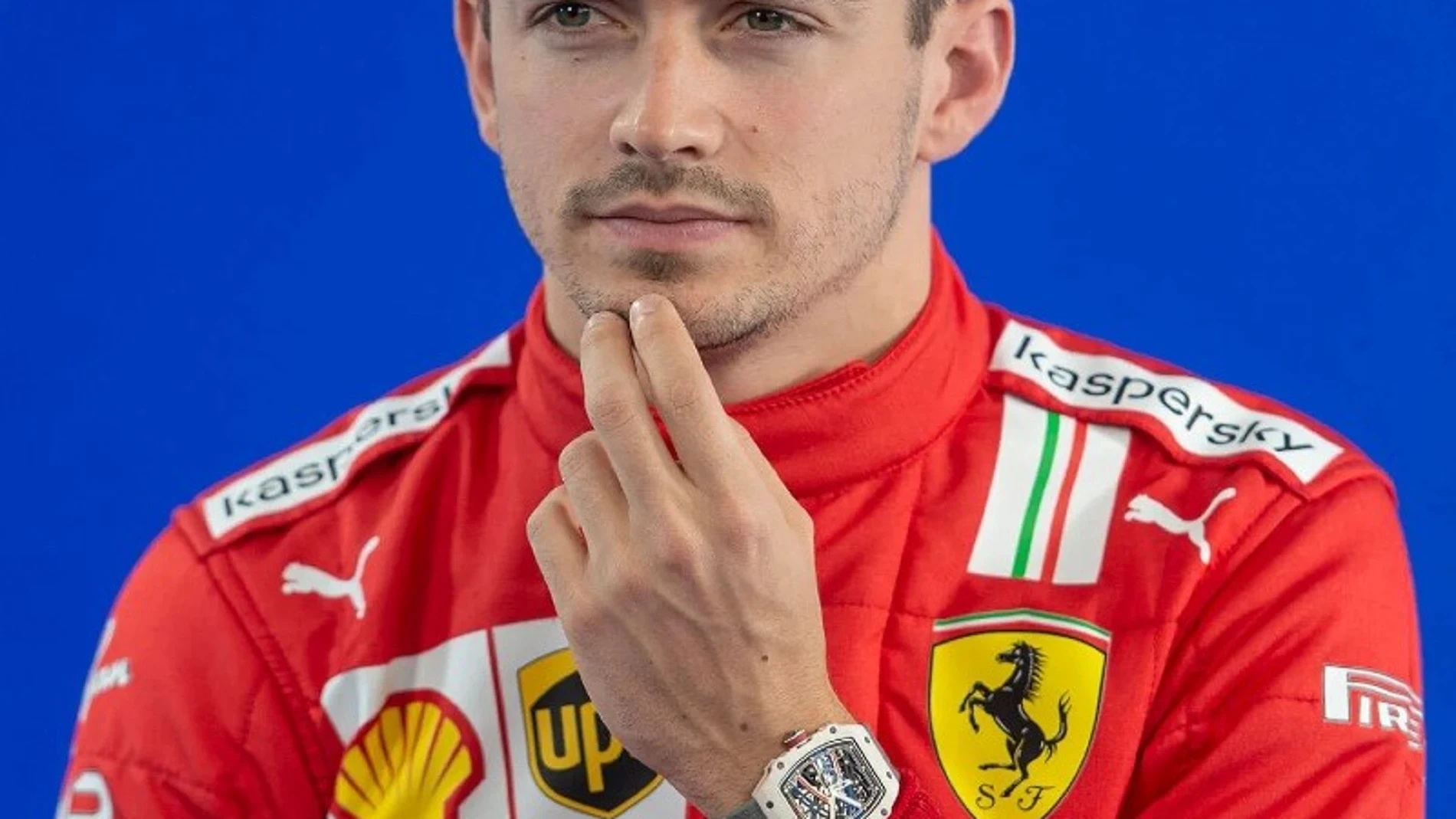 Ferrari renueva a Leclerc