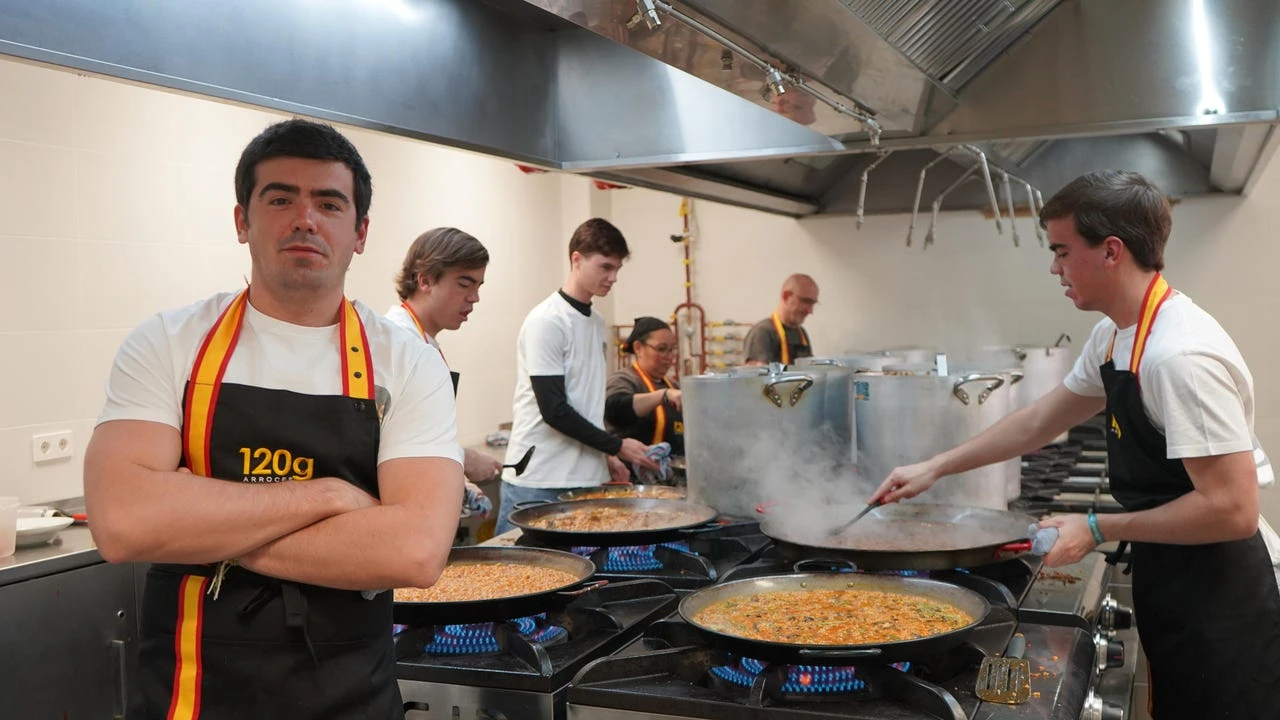 El joven que ha conquistado Madrid con arroces en su punto perfecto