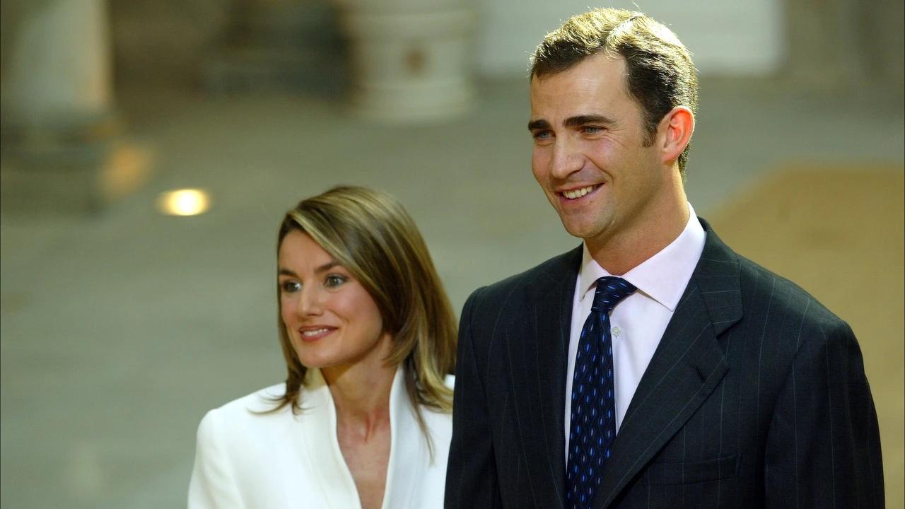 22 años del compromiso de Felipe y Letizia: porqué su traje blanco de Armani es un icono de la moda