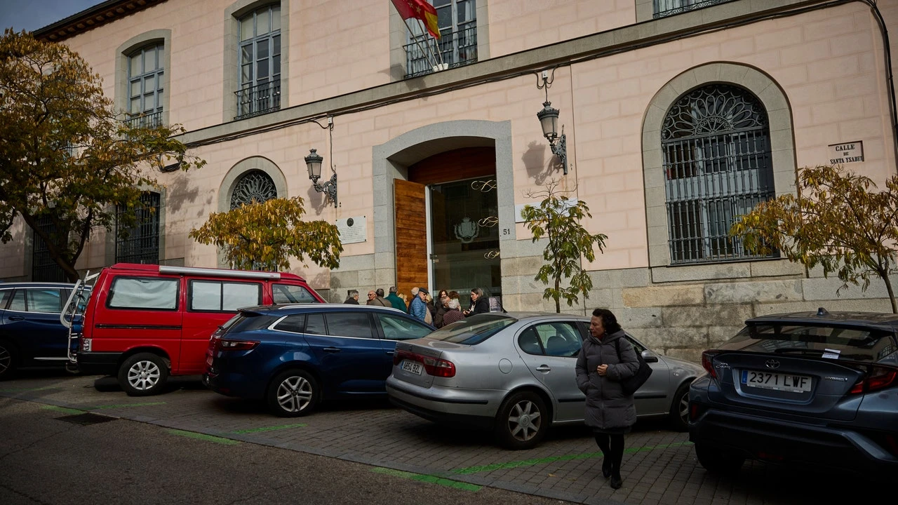 Juicio al exsecretario y al exasesor jurídico de Colegio de Medicos de Madrid por estafar casi 178.000 euros