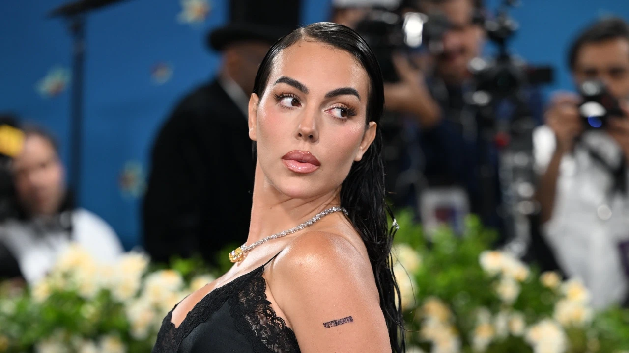 Georgina Rodríguez deslumbra en París con el look blanco más elegante y favorecedor del otoño