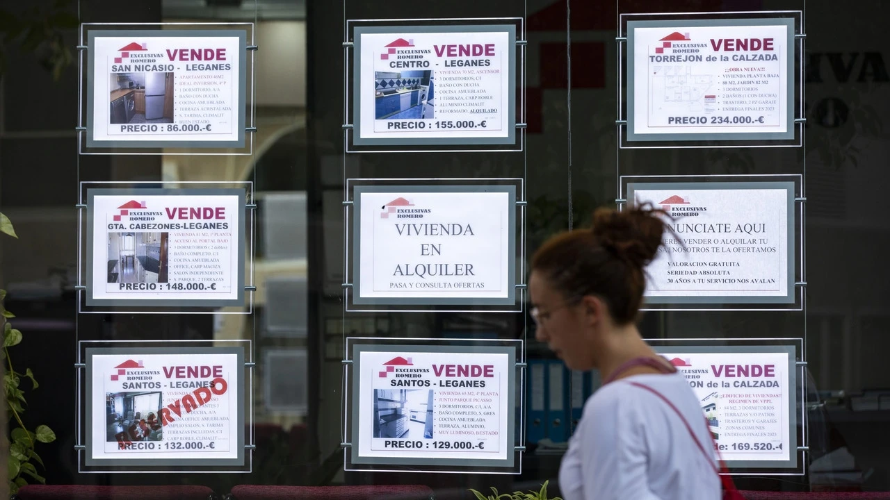 Cuatro de cada 10 jóvenes españoles cree que alquilar es tirar el dinero