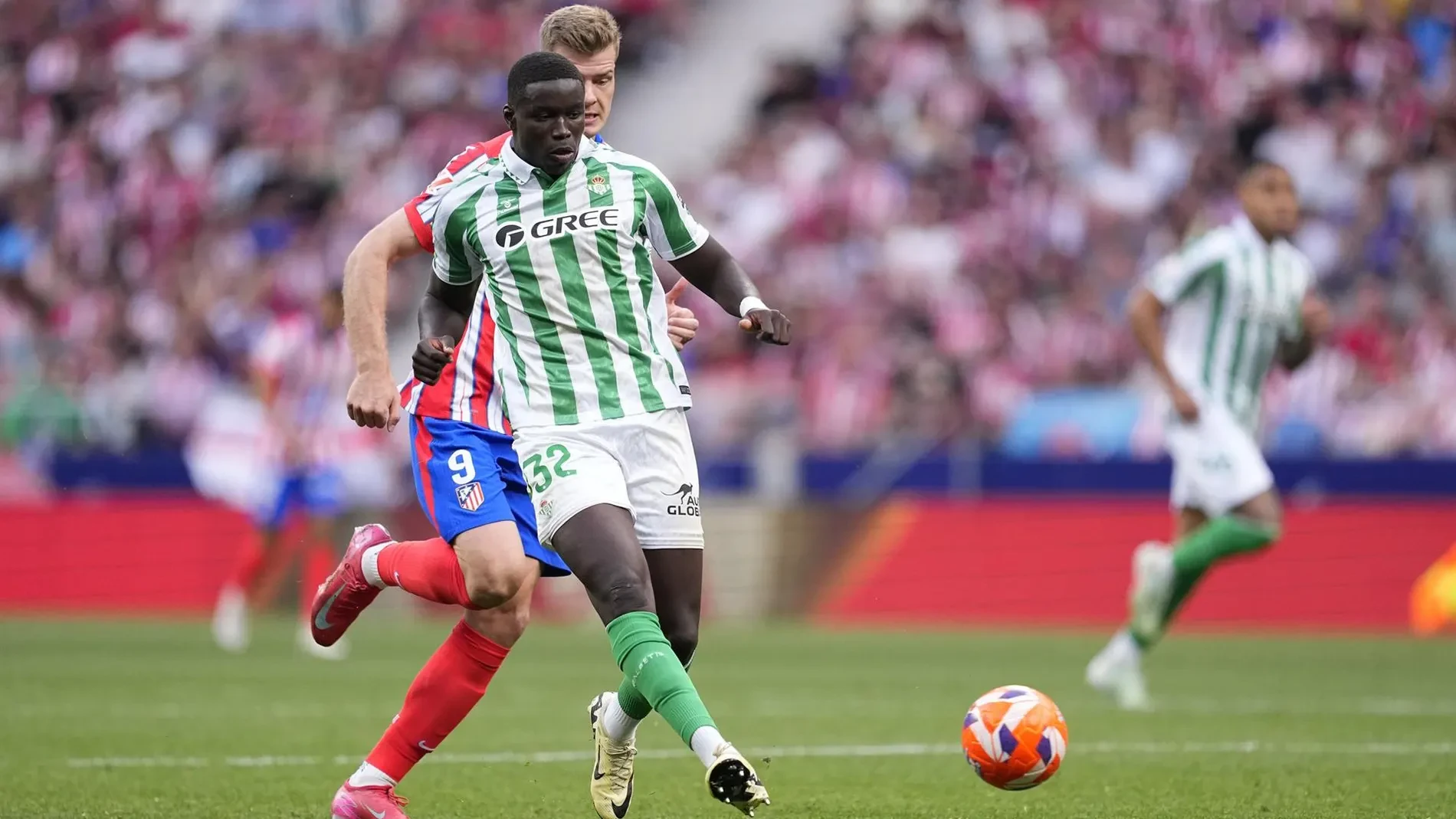 El Betis confirma su primera venta en el mercado