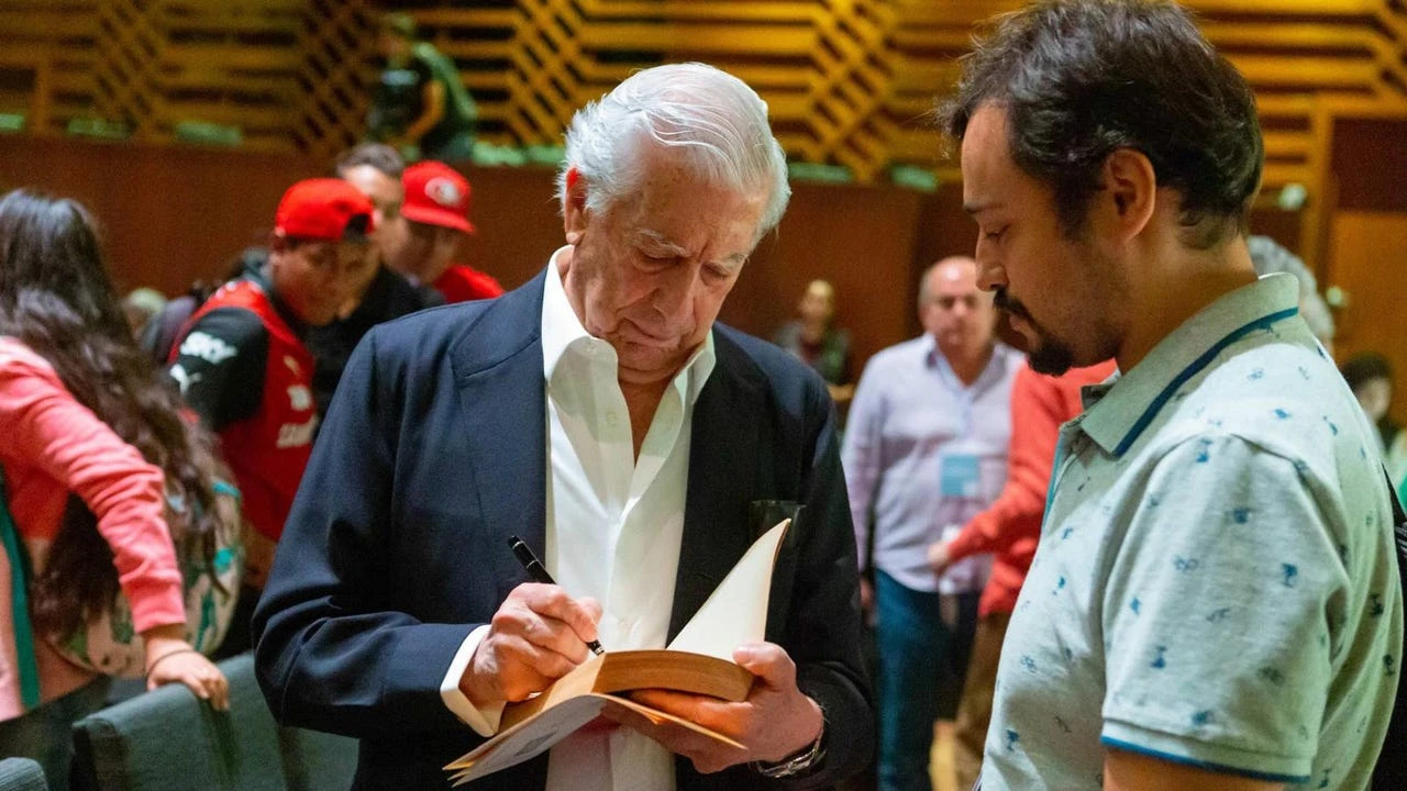 La VI Bienal Mario Vargas Llosa anuncia los seis finalistas