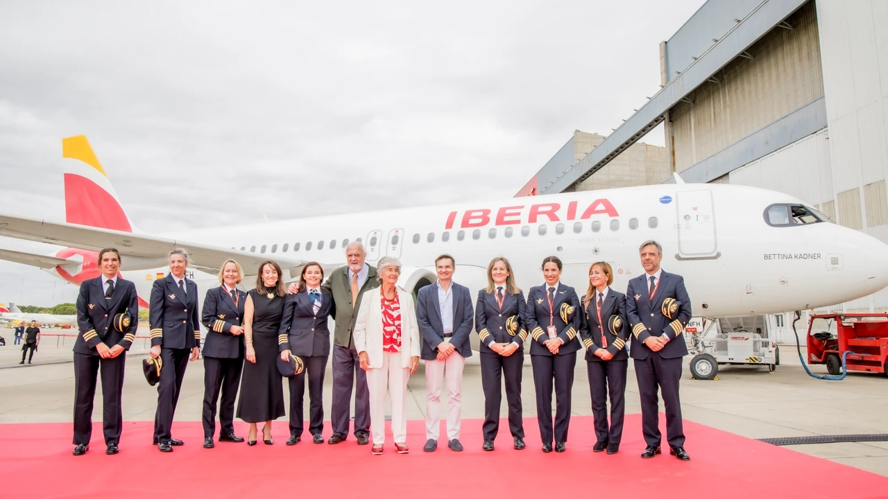 Iberia dedica uno de sus aviones a Bettina Kadner, pionera de la aviación española