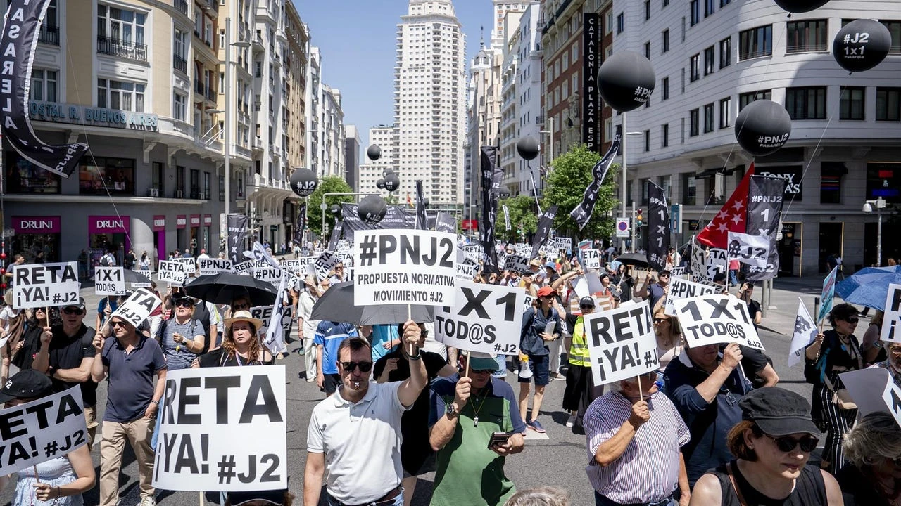 Los mutualistas se manifiestan ante el Congreso para exigir una 