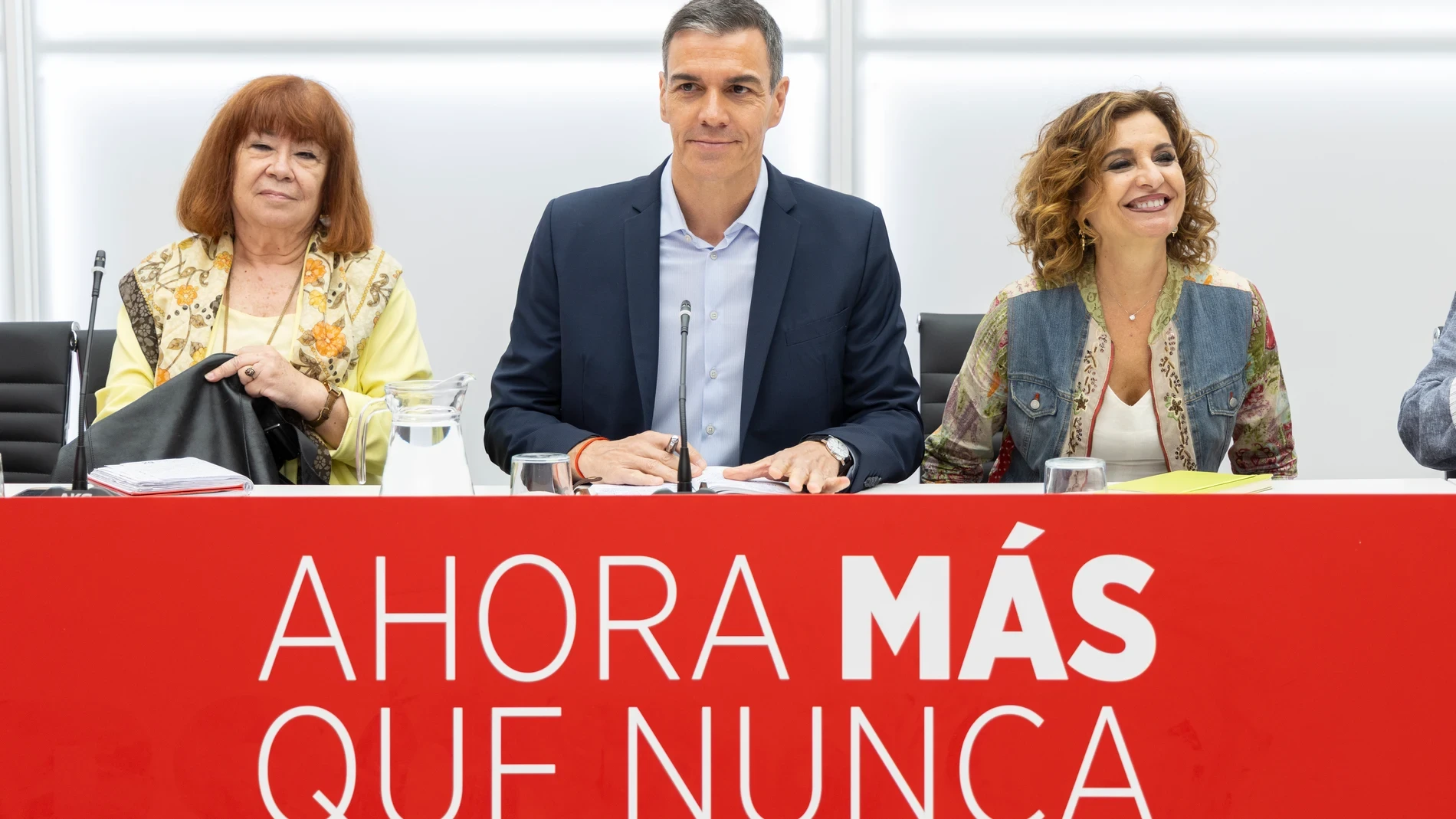 ¿Por qué no se querella el PSOE contra Leire Díez?