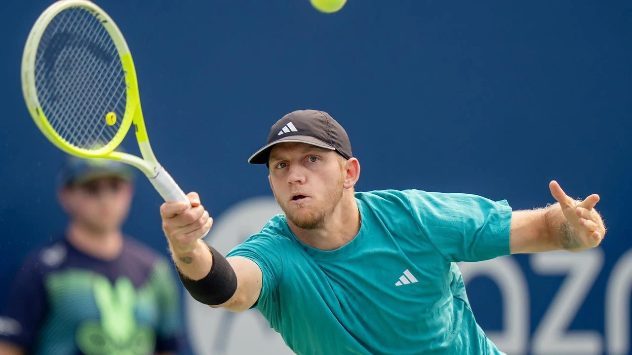 Davidovich cae ante Medvedev y se despide de Shanghái (6-3, 7-6)