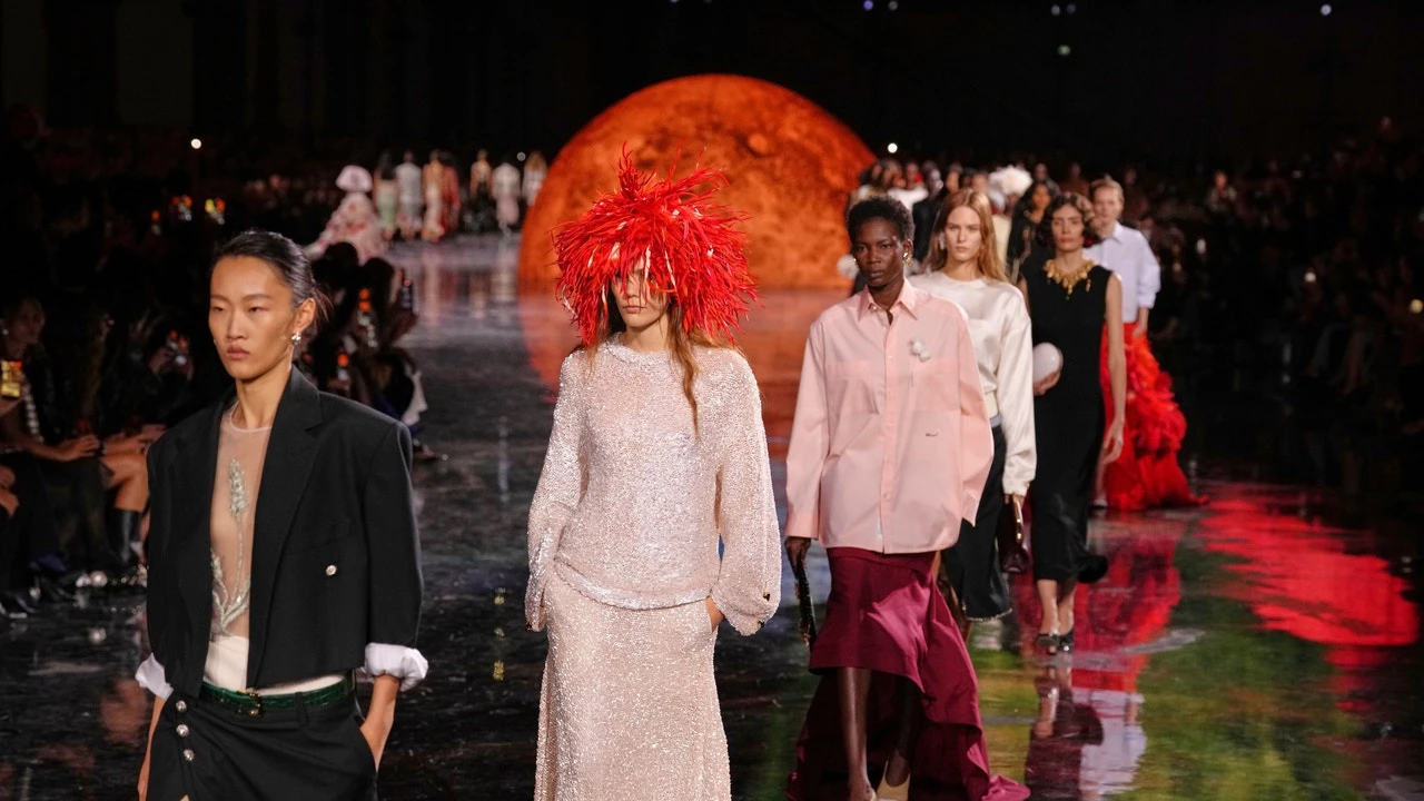 Matthieu Blazy reinventa Chanel: una nueva era lunar para la maison más icónica de París