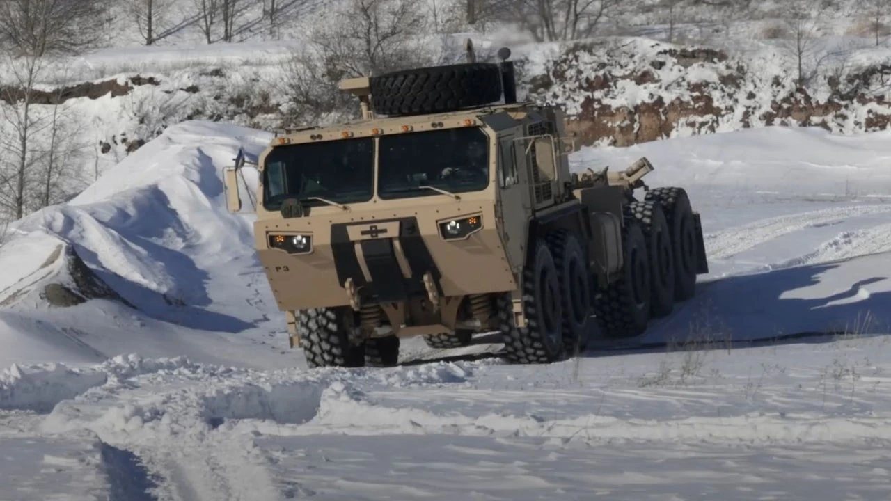 Son autónomos, son fuertes y pueden llevar mucho peso: los nuevos camiones del US Army dan de qué hablar