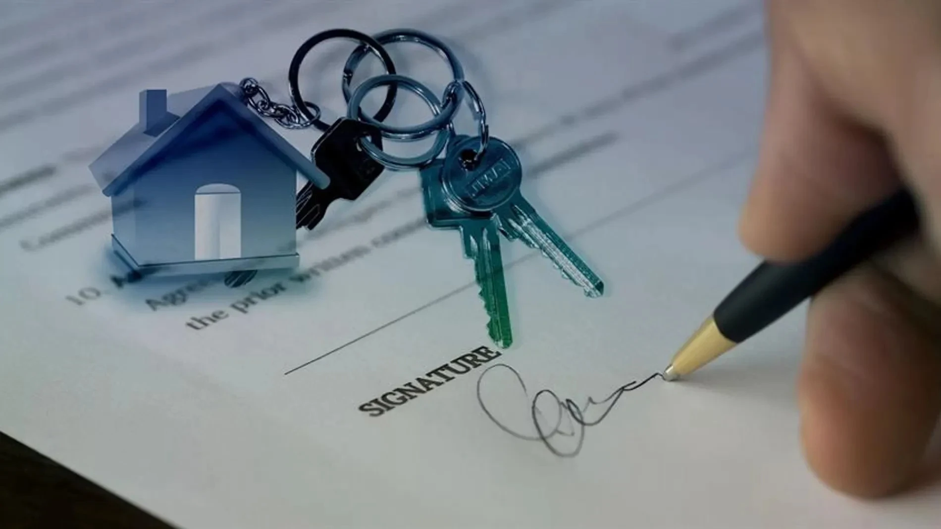 La compraventa de vivienda encadena cuatro meses de descensos interanuales tras caer un 3,2 % en abril