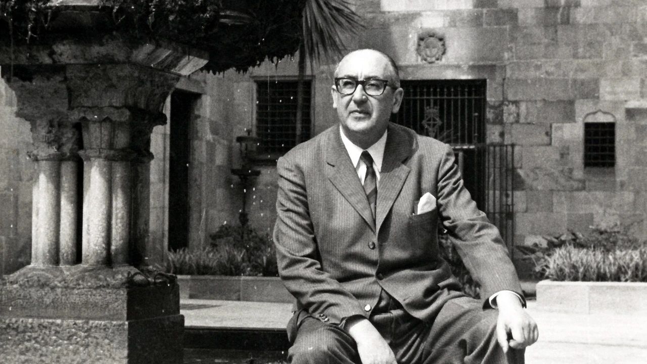 Renacimiento publica 'Álvaro Cunqueiro, sueño y leyenda': la biografía definitiva de un mago de las palabras