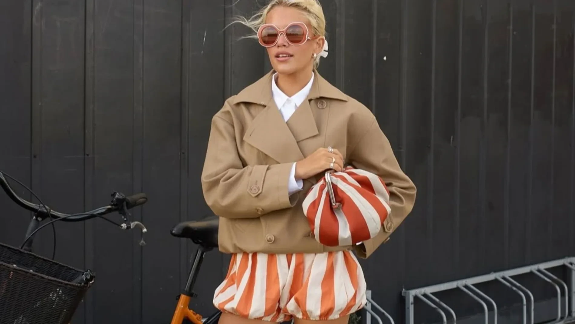 Las 6 camisas de tendencia que transformarán tus looks esta temporada
