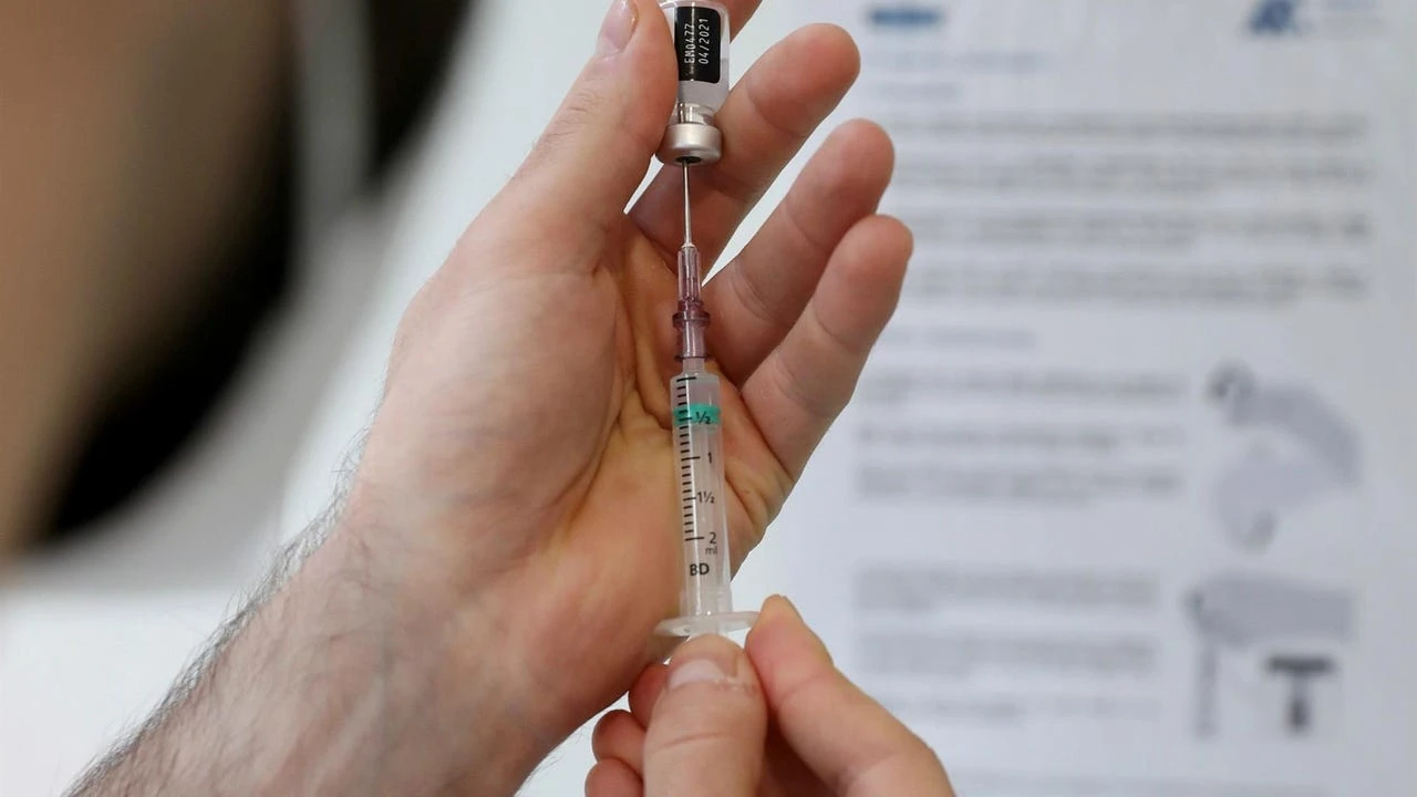 Florida elimina la vacunación obligatoria contra el sarampión y la varicela en colegios y enciende la alarma sanitaria