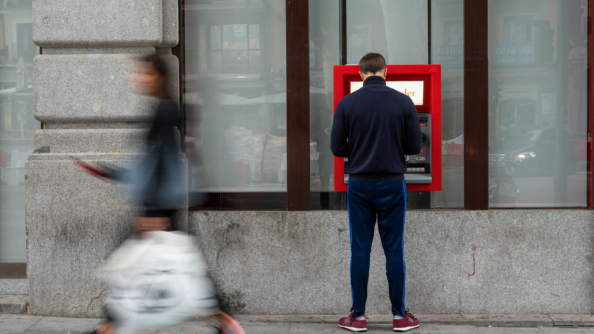 España pierde más de 1.600 oficinas bancarias, pero mejora el acceso en zonas rurales