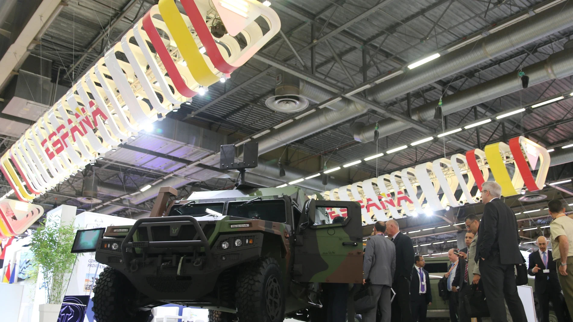 ¿Quieres ganar 80.000 euros? Ese es el sueldo medio del sector de la Defensa