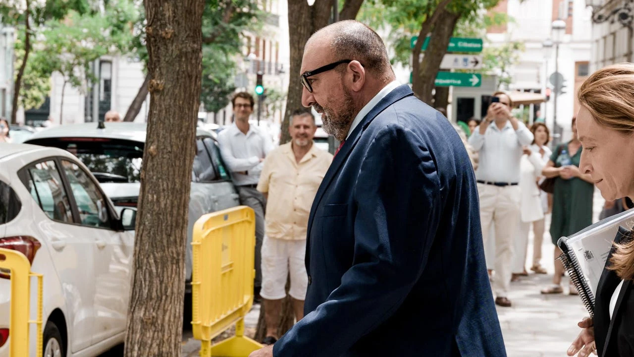 El juez tiende la mano a Koldo para que 