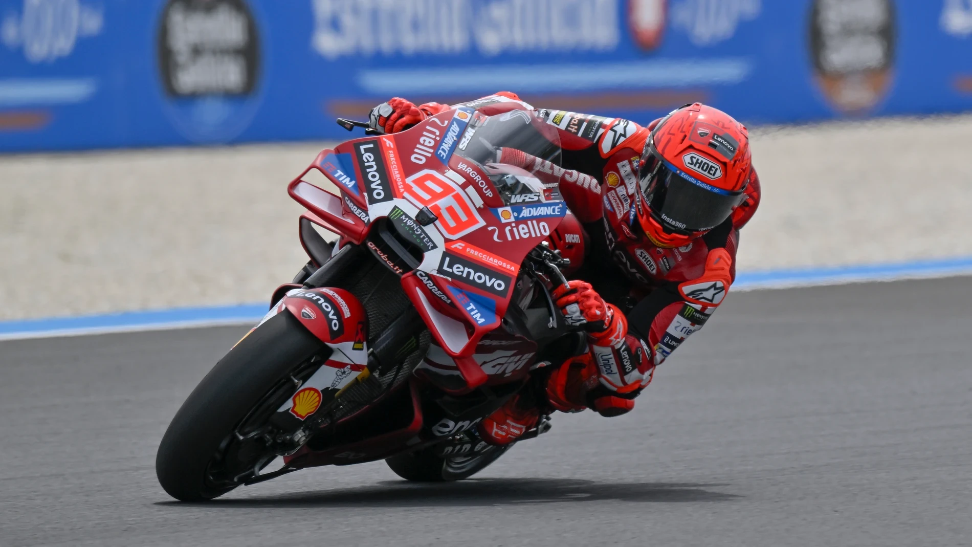 Marc Márquez se cae y hace la 