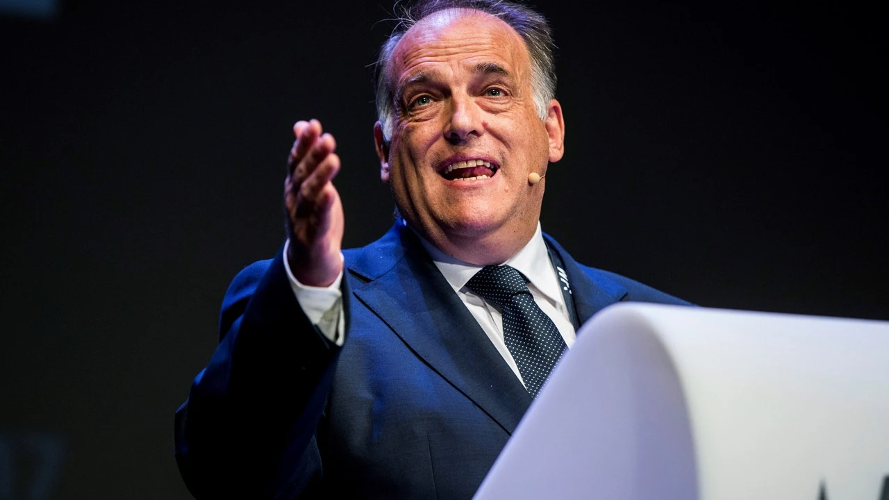 Tebas no se muerde la lengua y carga contra los que se oponen al Villarreal-Barça en Miami