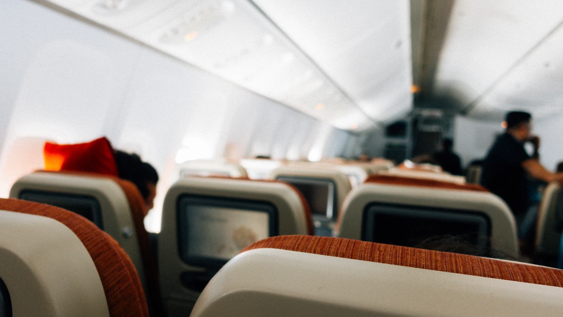 Esta aerolínea solo ofrece clase 'business' y anuncia finalmente su primer vuelo después de tres años