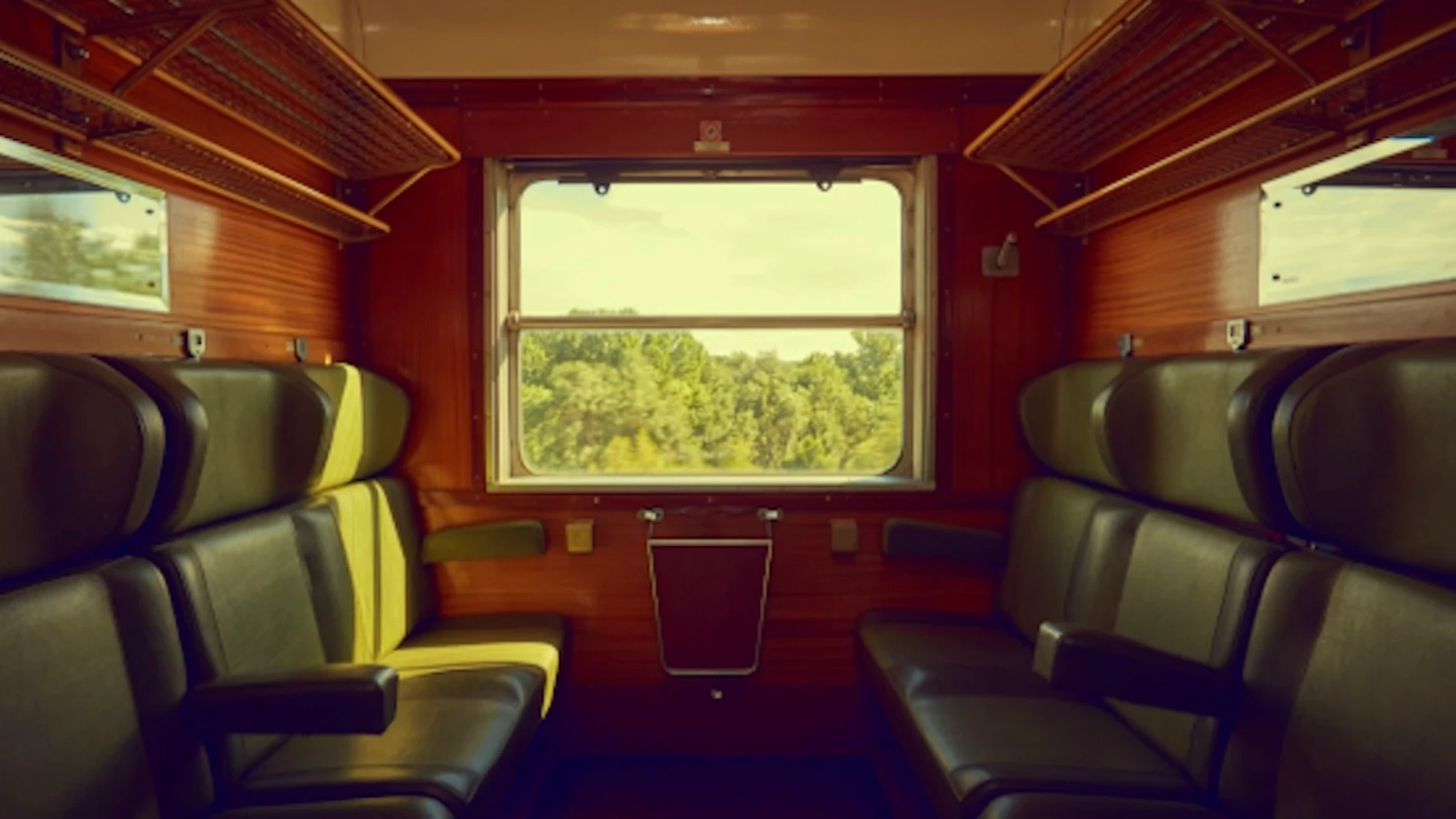 Del vapor al siglo XXI: los trenes clásicos vuelven para circular esta Semana Santa por España