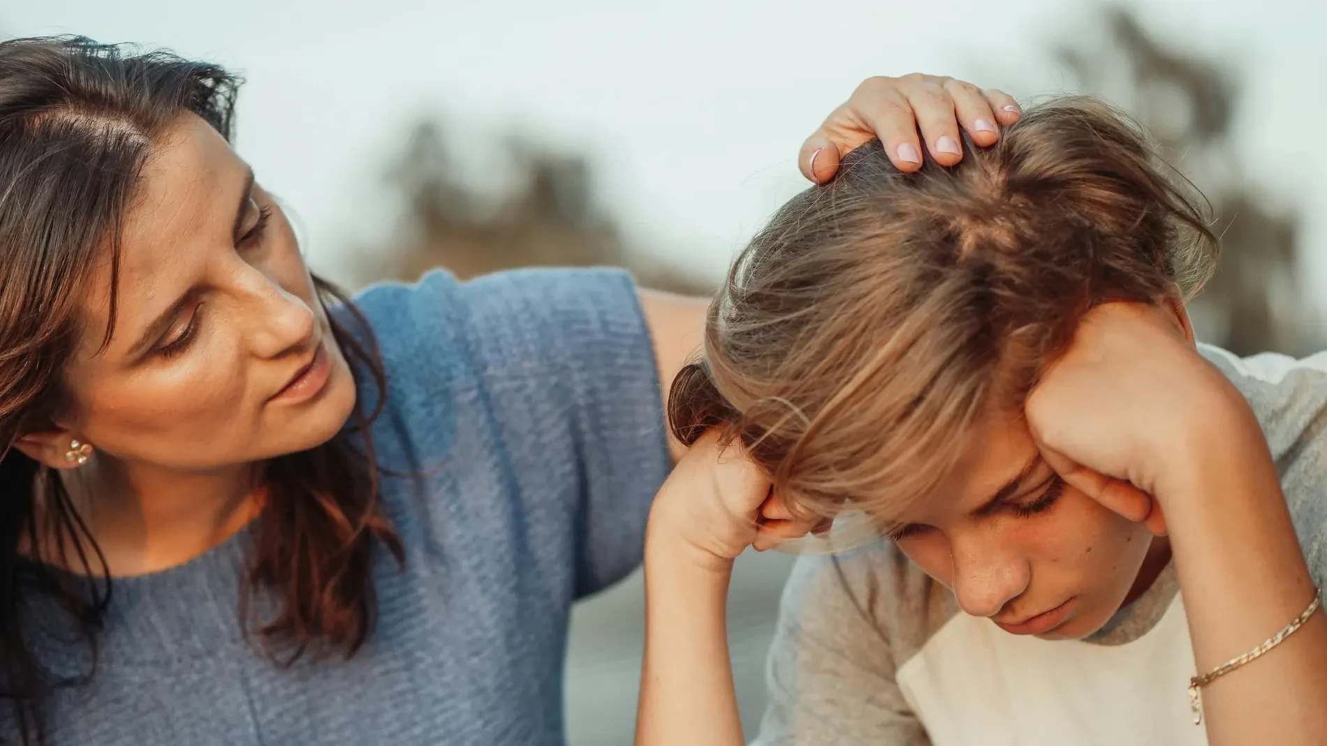 La psicología revela que tratamos a nuestros padres de la misma forma que nos trataron de pequeños