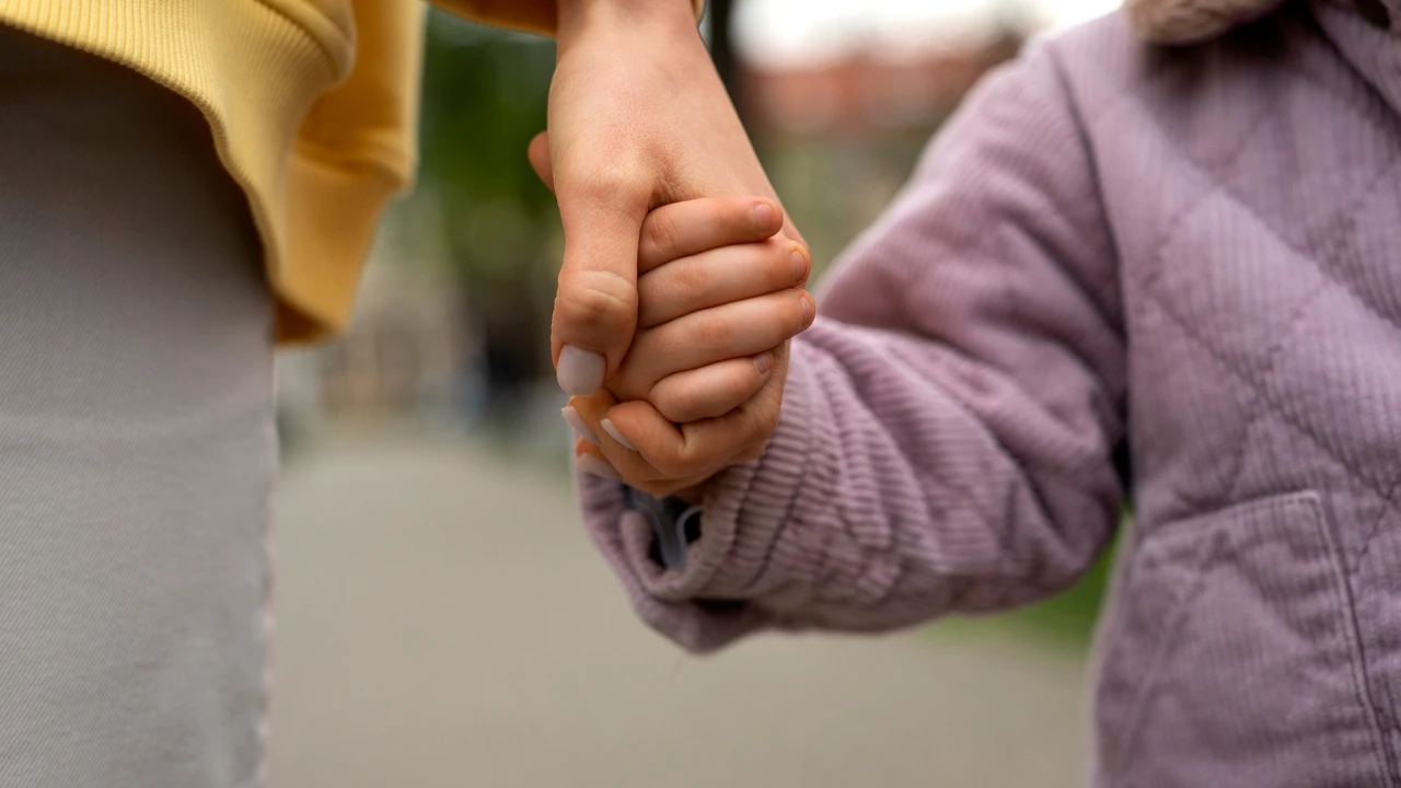 Estas son las ayudas que puedes pedir antes de que acabe el año si tienes hijos a cargo