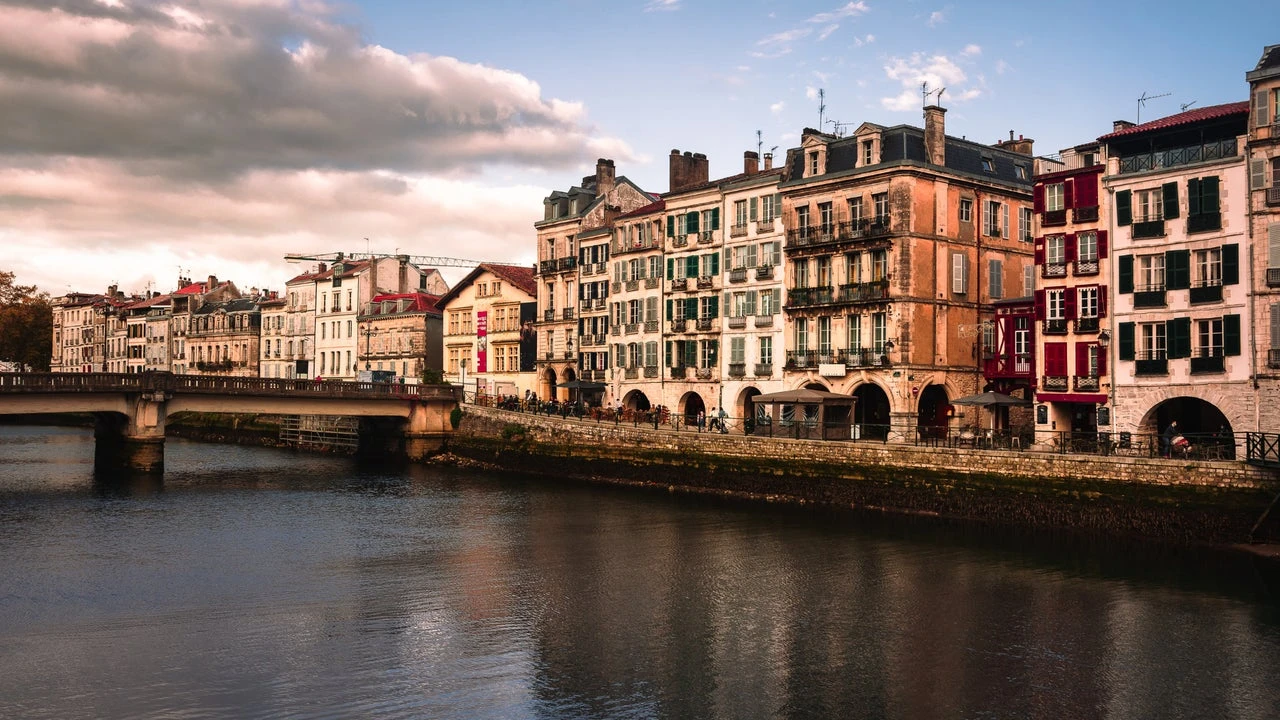 Viaja al País Vasco y lanza un mensaje alto y claro: 