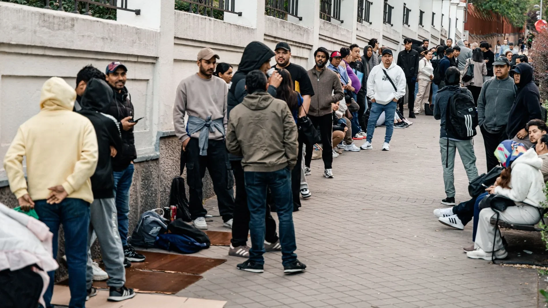 La regularización de inmigrantes ya roza el millón de solicitudes