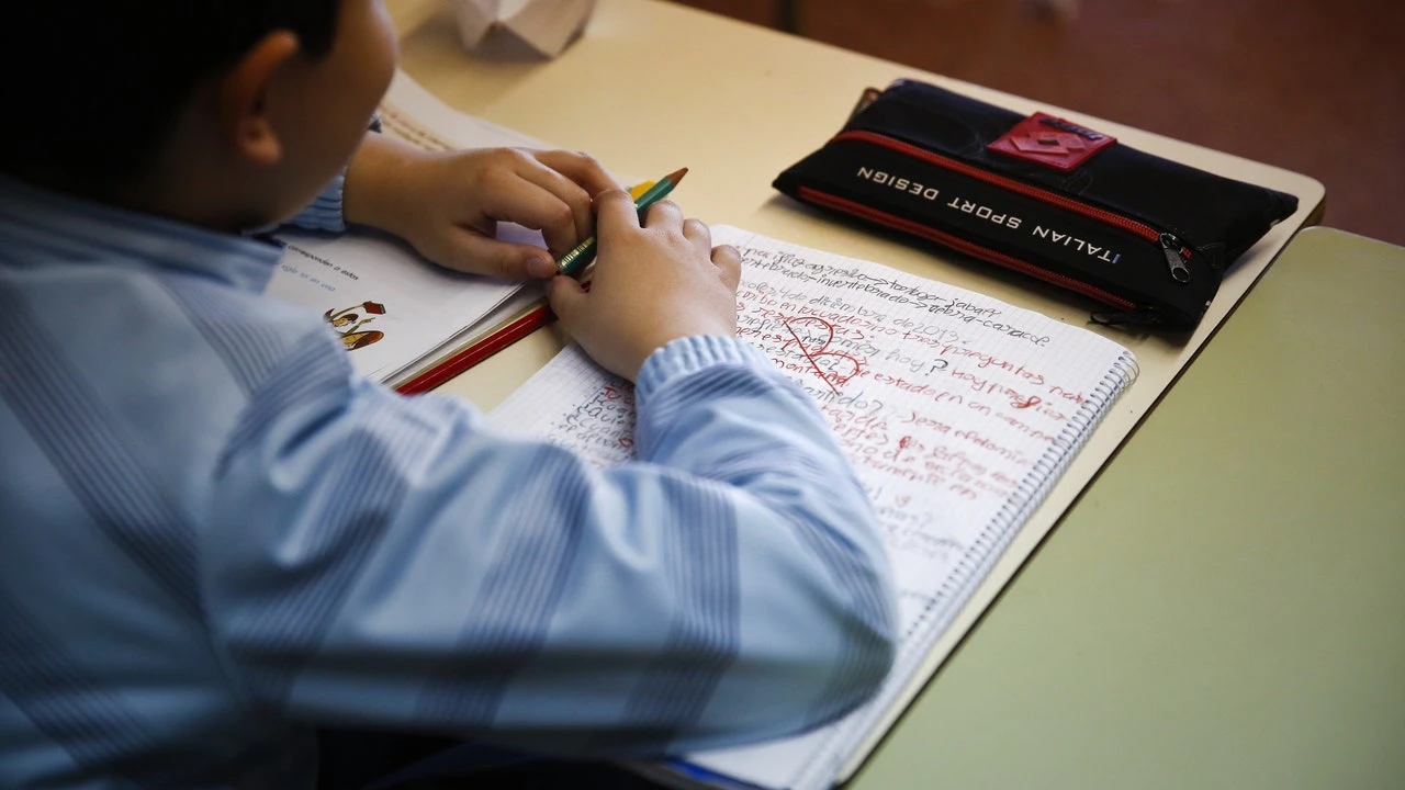 Asturias baraja, entre polémica, asignar tareas sanitarias a los docentes