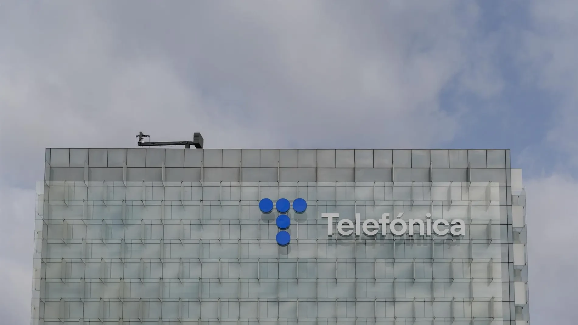 Telefónica quiere liderar la gigafactoría de IA de España con una inversión de más de 4.000 millones