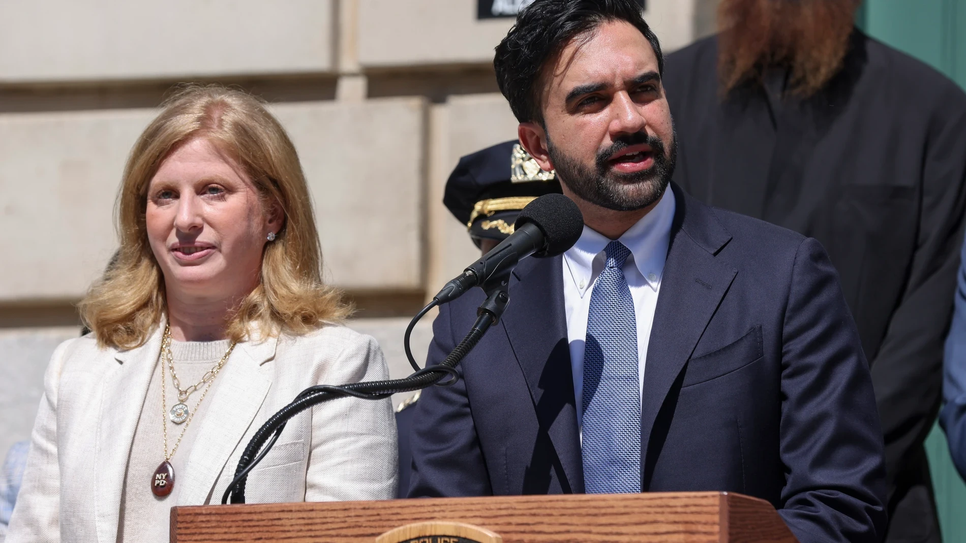 Nueva York da luz verde al nuevo impuesto para las segundas residencias de lujo