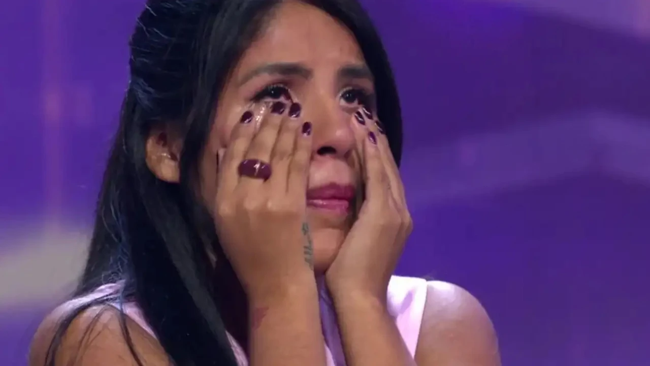 Isa Pantoja, rota en llanto y sin consuelo tras escuchar a Kiko Rivera