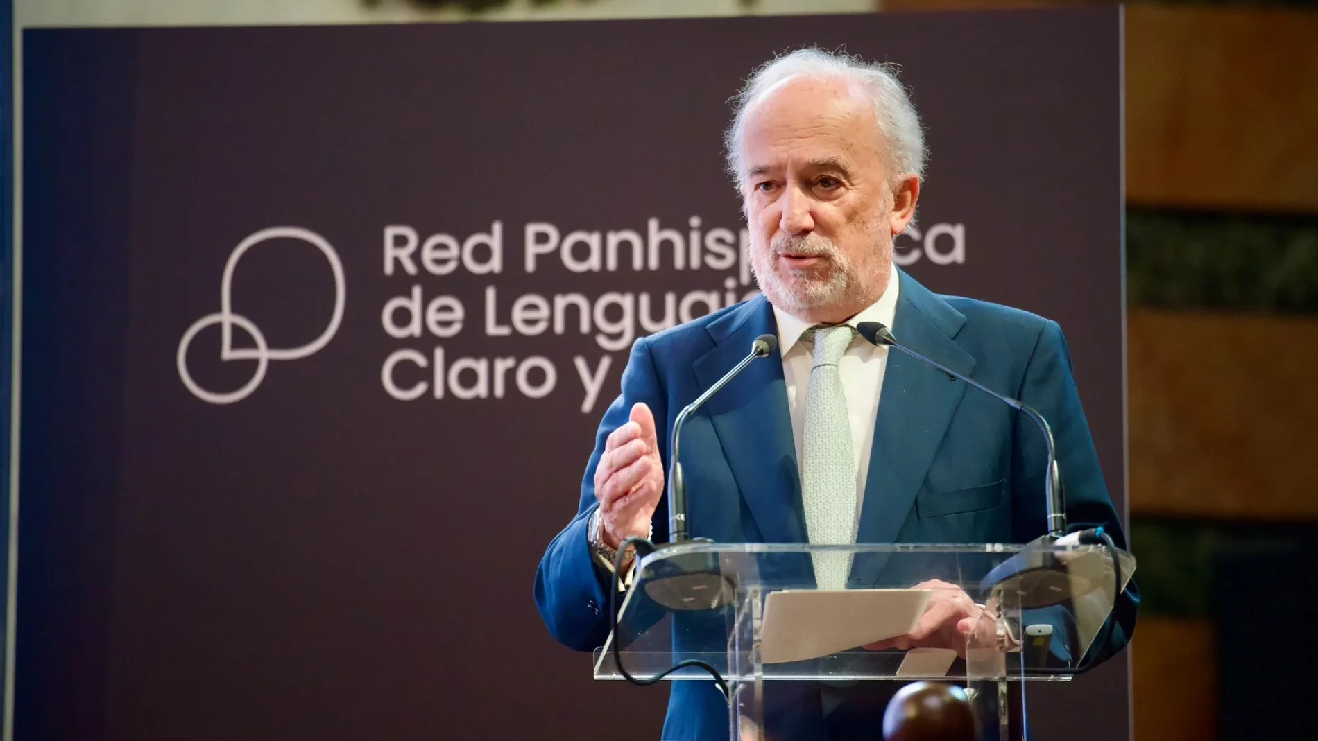 La Real Academia Española, habla en plata