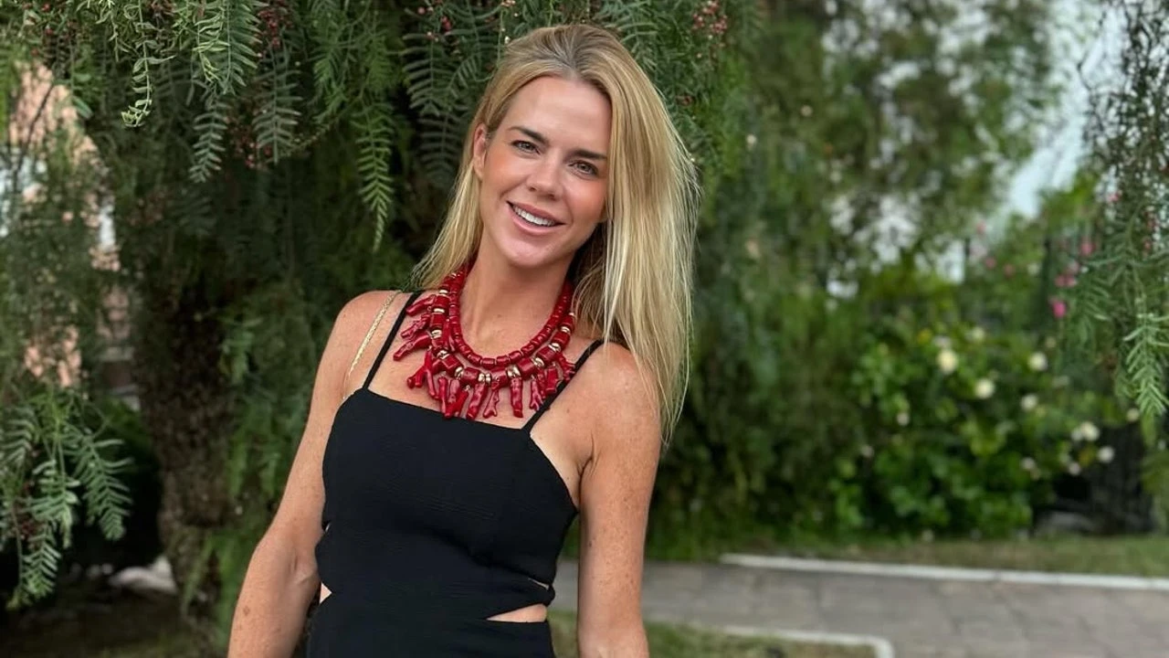 El vestido lencero más buscado de Zara ha llegado al armario de Amelia Bono y así es cómo lo combina