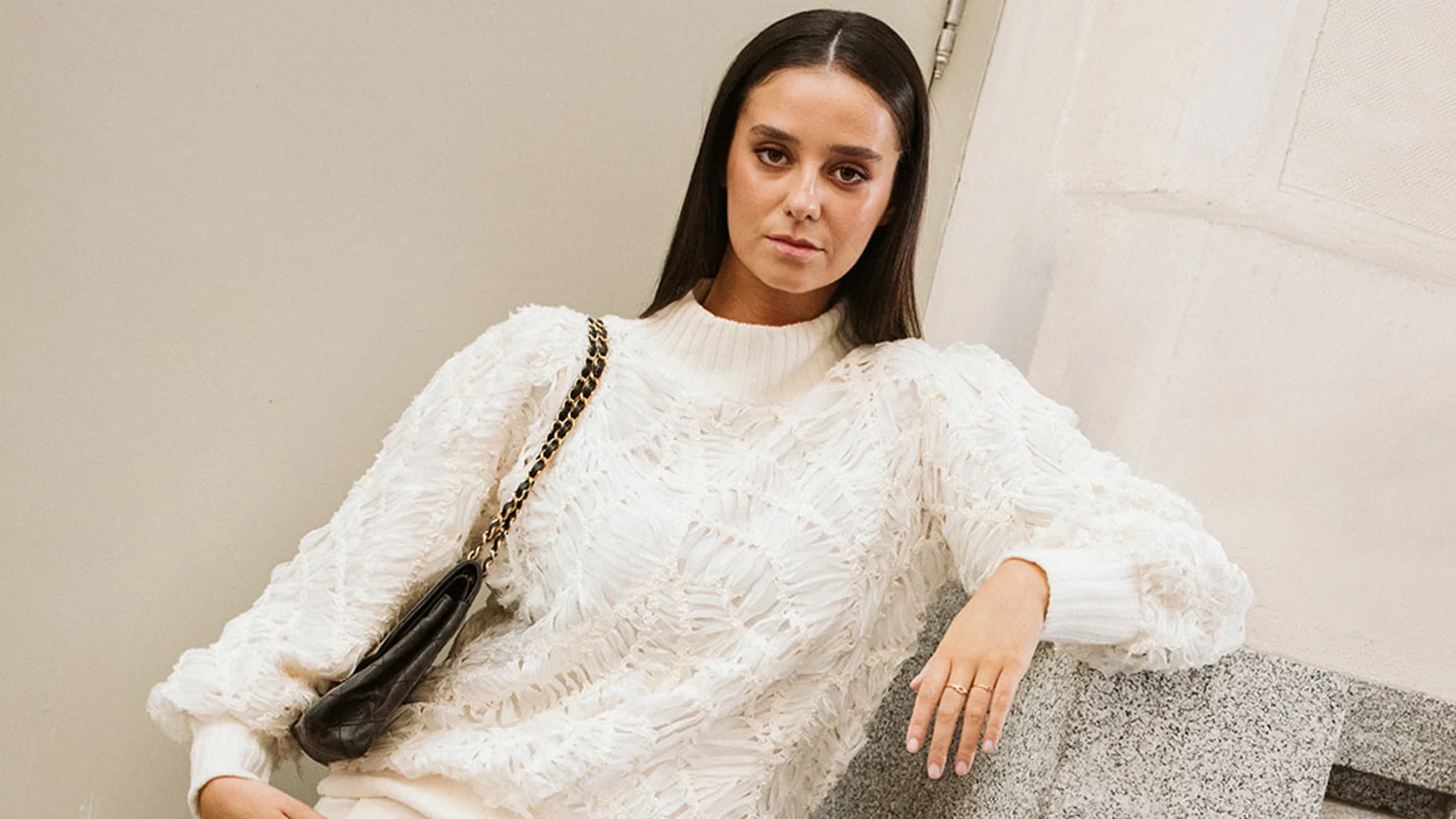Victoria Federica recupera sus vaqueros relajados de Zara de 10 euros en su escapada a Mallorca con su novio