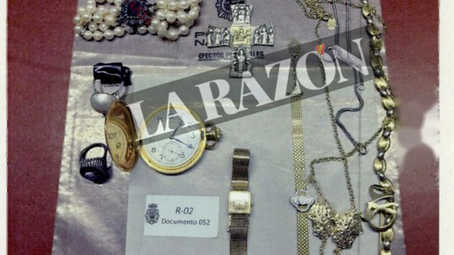 Así son las joyas de la caja fuerte de Zapatero en Ferraz: relojes, anillos, collares y otras piezas de lujo