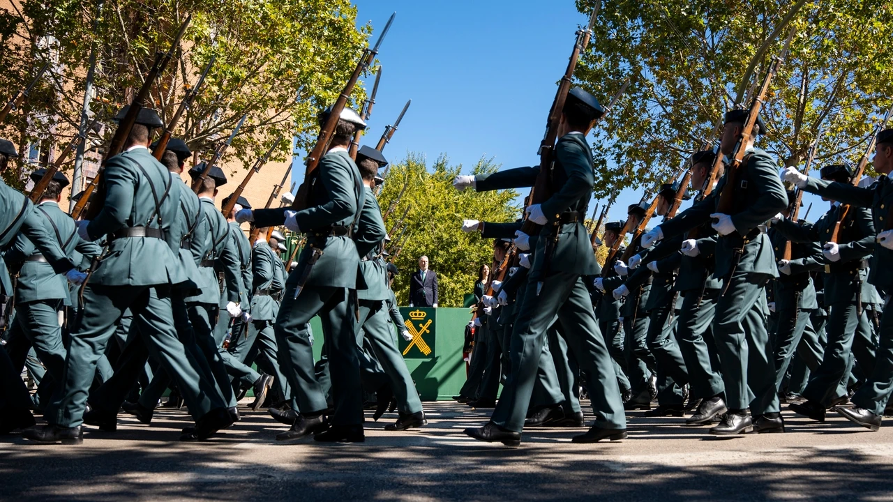 a Guardia Civil pide disculpas a los alumnos del Colegio de Guardias Jóvenes por la música inapropiada de un dsfile en Cuenca