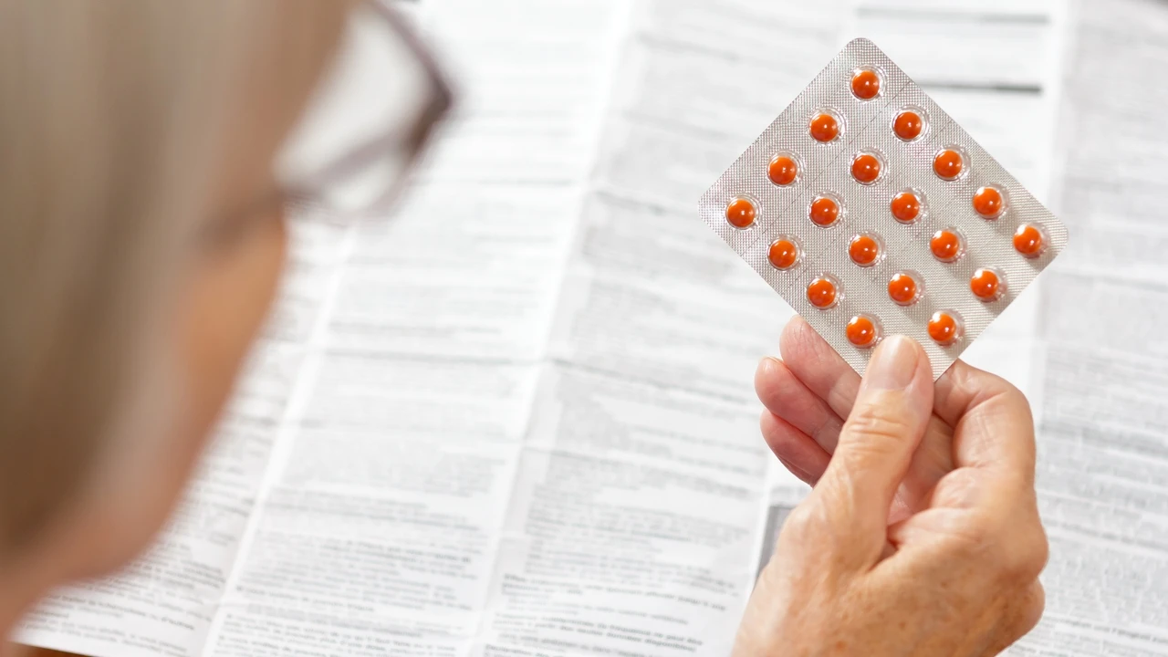 Identifican qué medicamentos son dañinos para personas mayores con cáncer