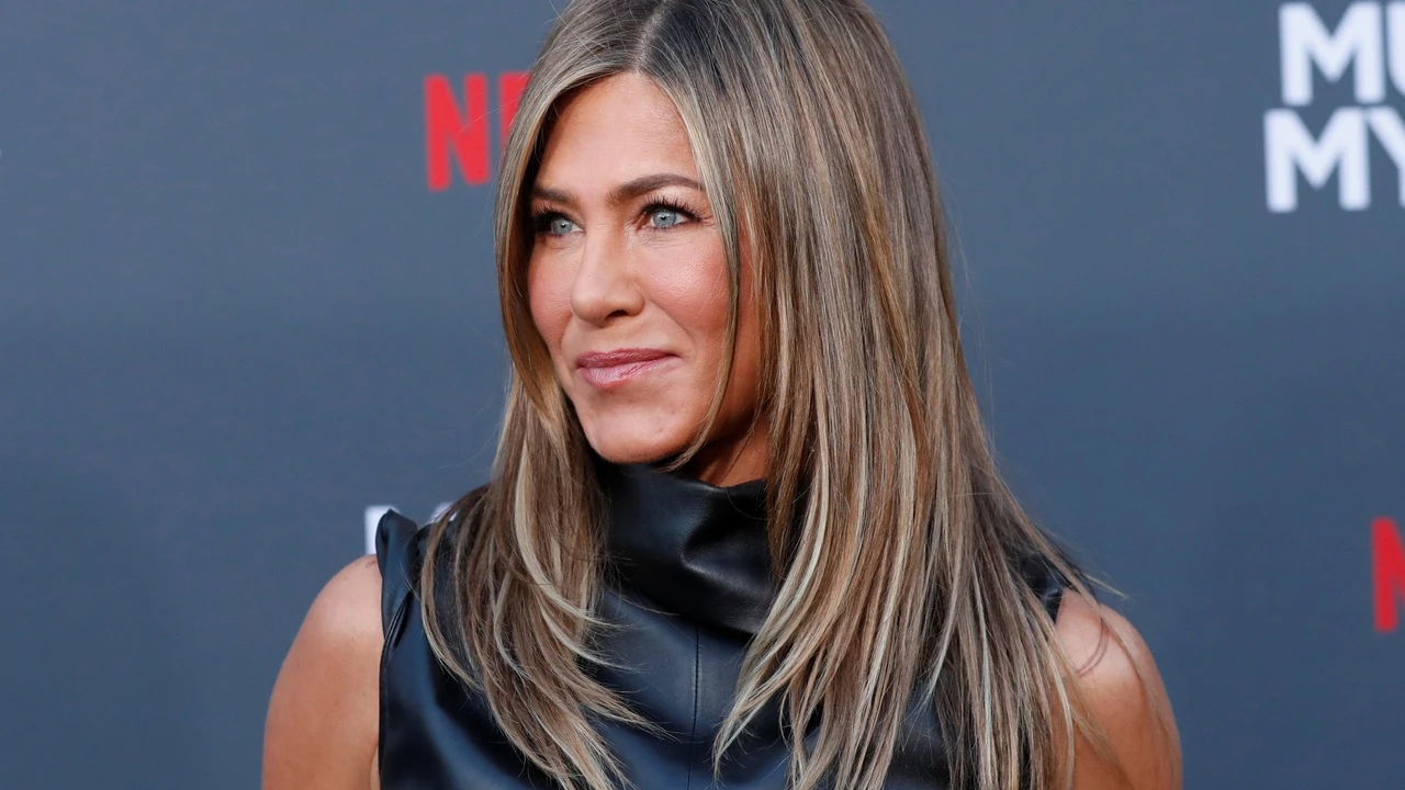 Jennifer Aniston confirma por fin su romance y grita que está enamorada