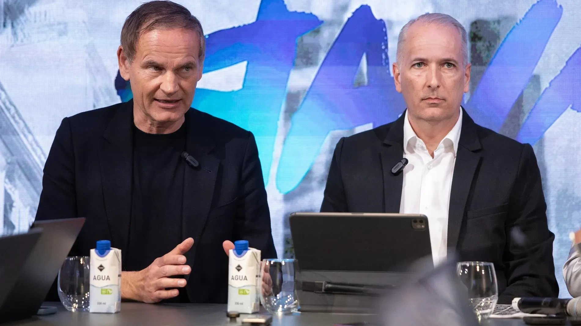 Seat y Volkswagen exigen menos regulación, igualdad de condiciones con los fabricantes chinos y más puntos de recarga