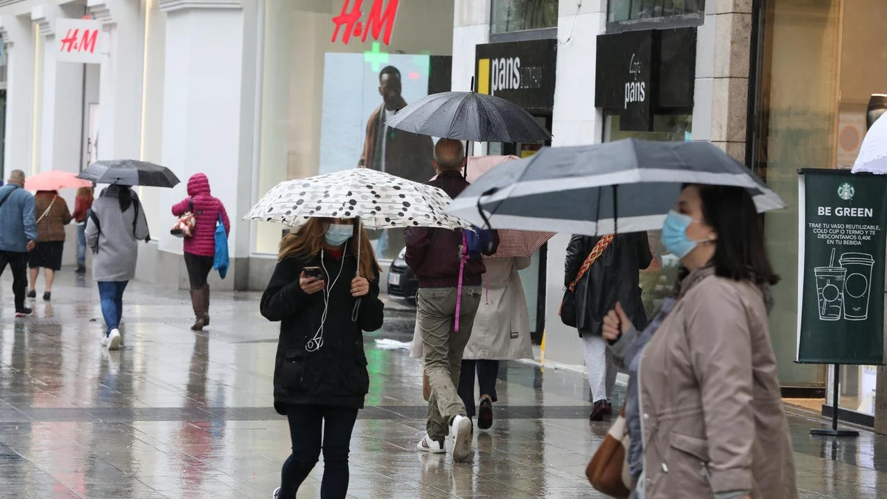 La AEMET activa avisos por lluvias en Barcelona y Tarragona este jueves