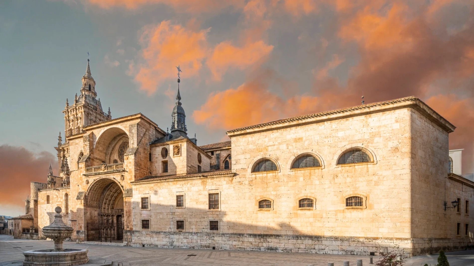 El pueblo de Soria declarado Conjunto Histórico con catedral, castillo medieval y el mejor torrezno de España