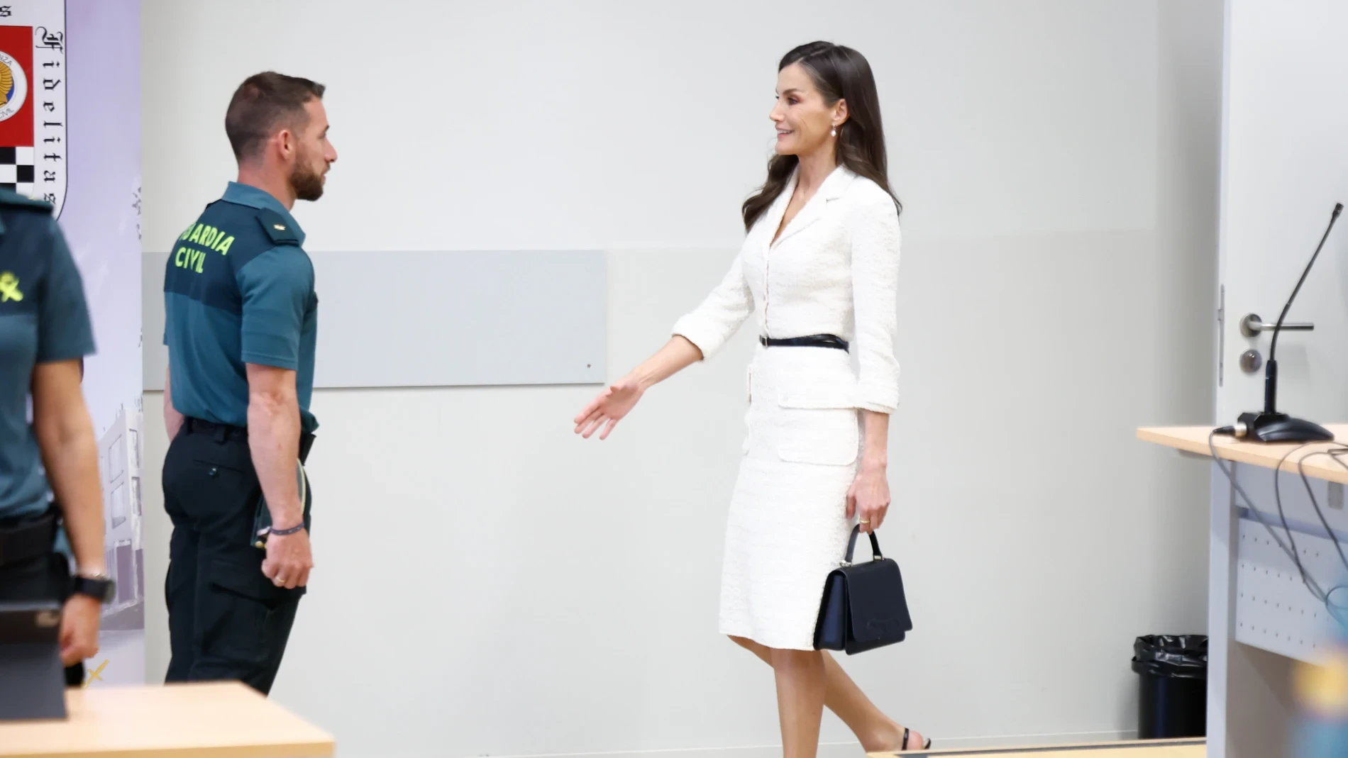 La Reina Letizia recupera el vestido de tweed más elegante de su armario Royal: el diseño de Felipe Varela que sigue siendo impecable nueve años después