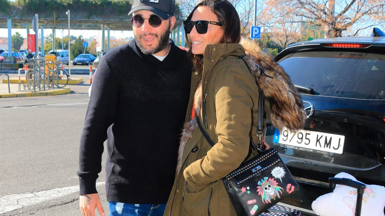 Primeras fotos juntos: Kiko Rivera e Irene Rosales llevan a su hija mayor al cole