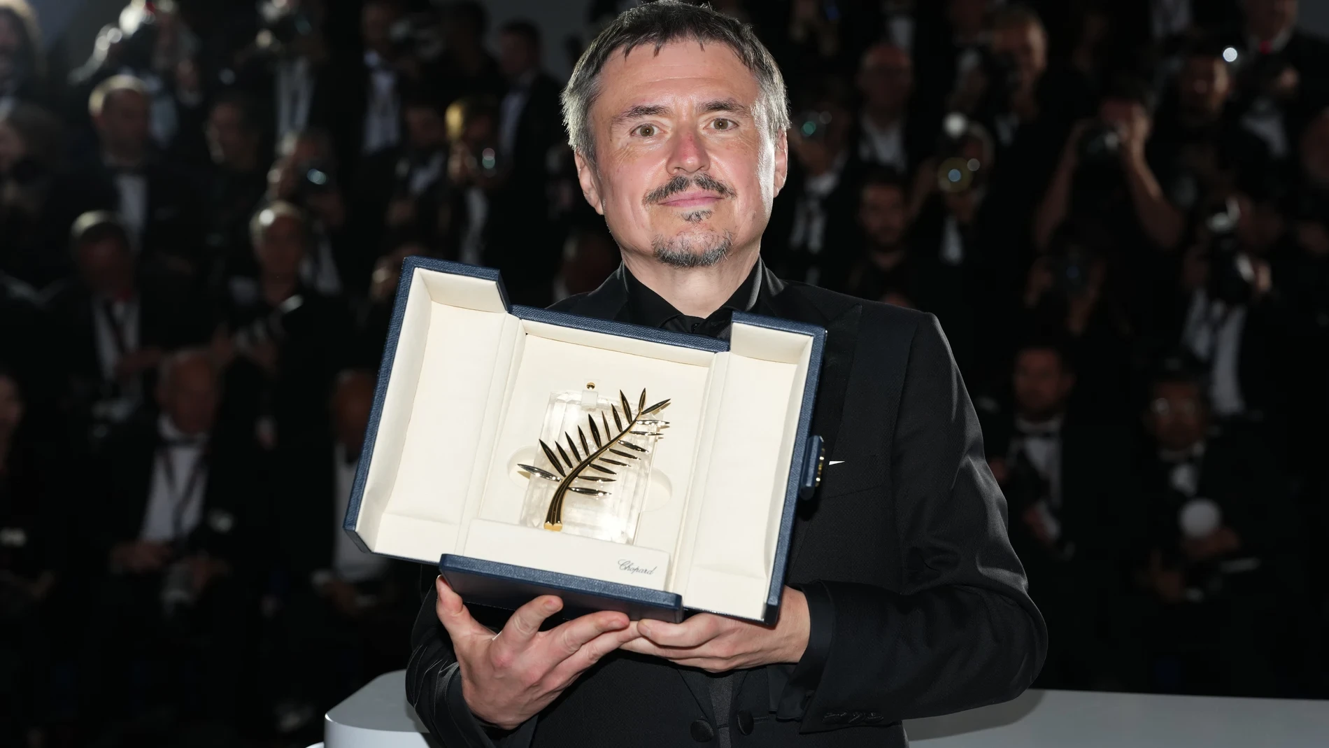 Quien es Cristian Mungiu, el niño de las colas de Ceaușescu que ha conquistado Cannes