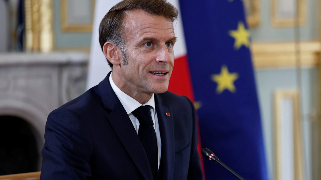 Le Pen pide un adelanto electoral y la extrema izquierda la destitución de Macron