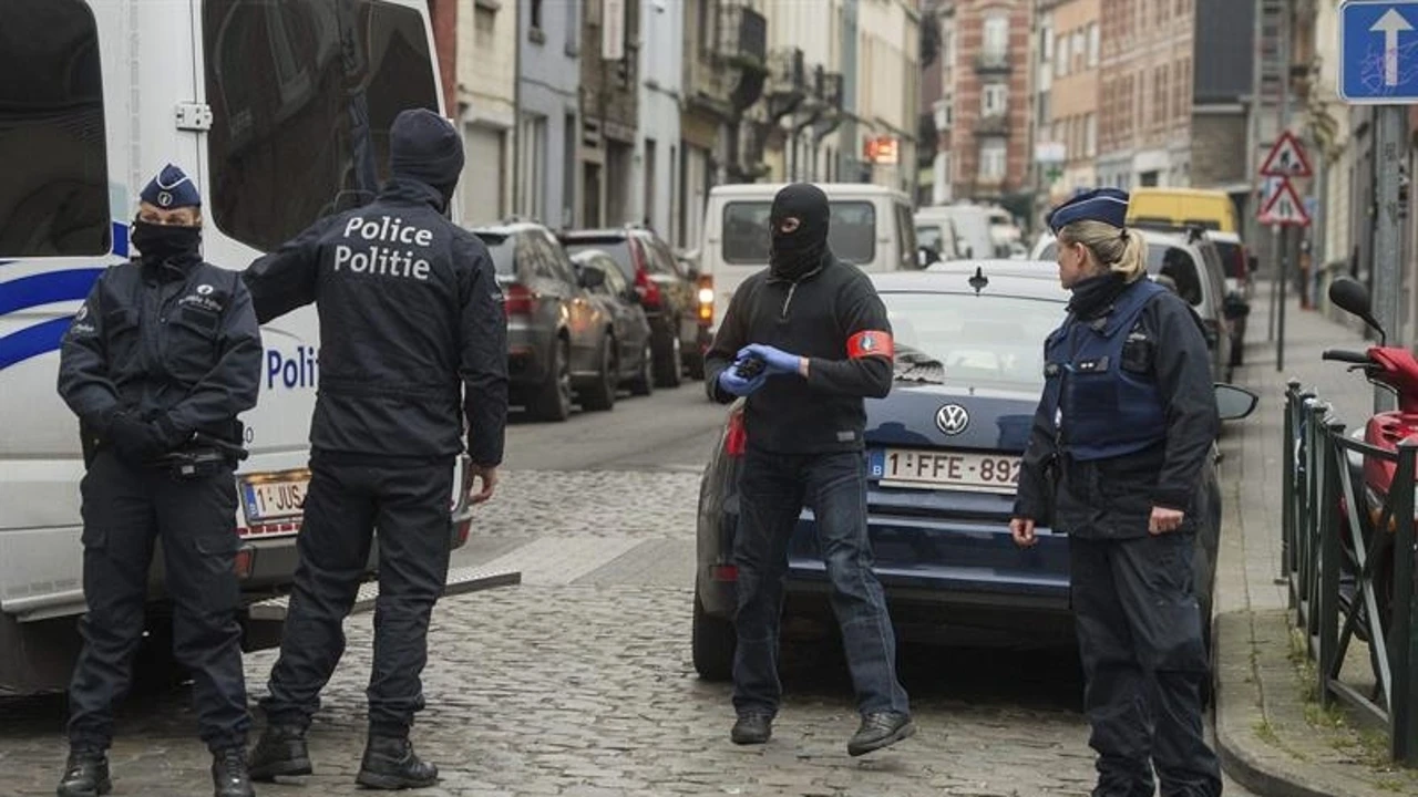 Tres detenidos por presuntamente organizar un atentado contra el primer ministro belga, Bart De Wever