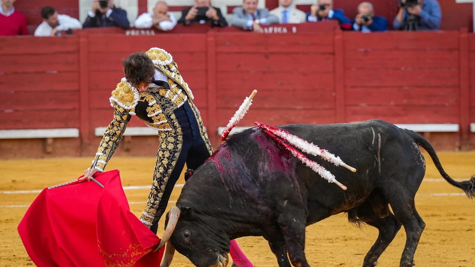 ¡Roca Rey revienta Jerez! Cuatro orejas en su vuelta
